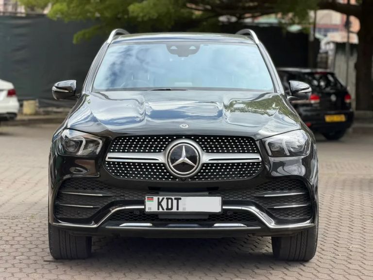 2019 Mercedes-Benz GLE thumbnail 1