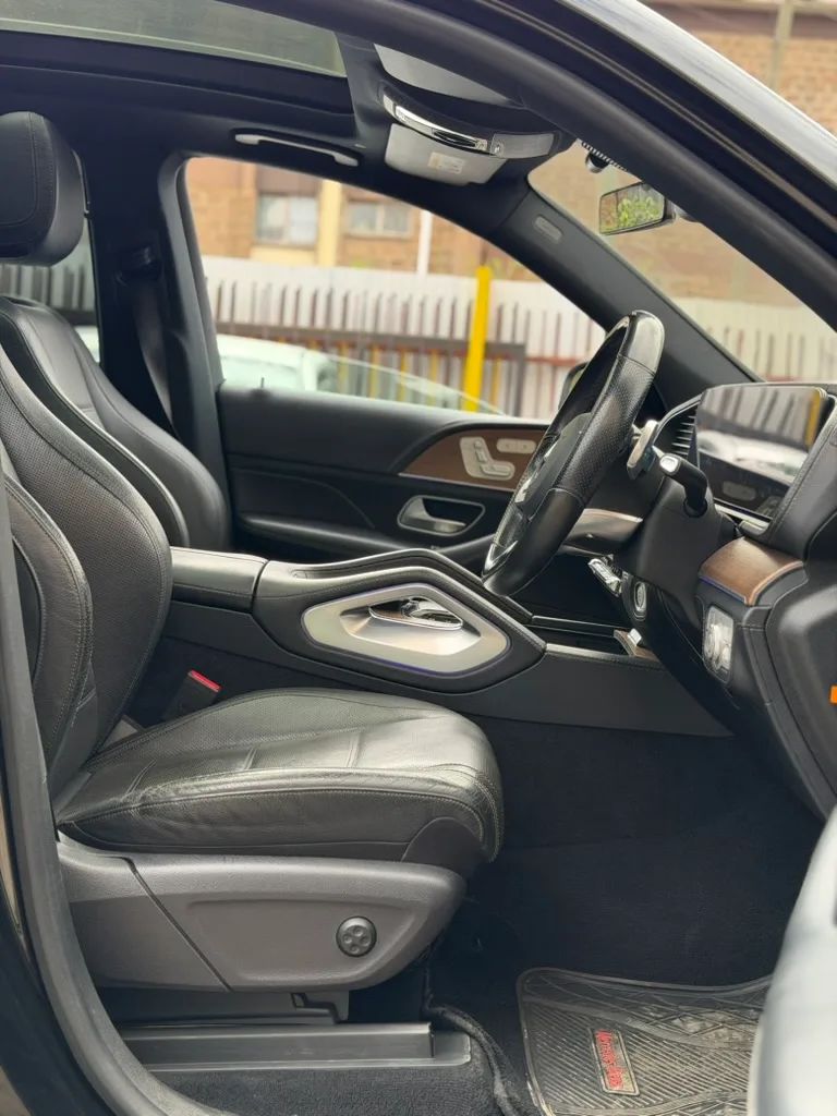 2019 Mercedes-Benz GLE thumbnail 2