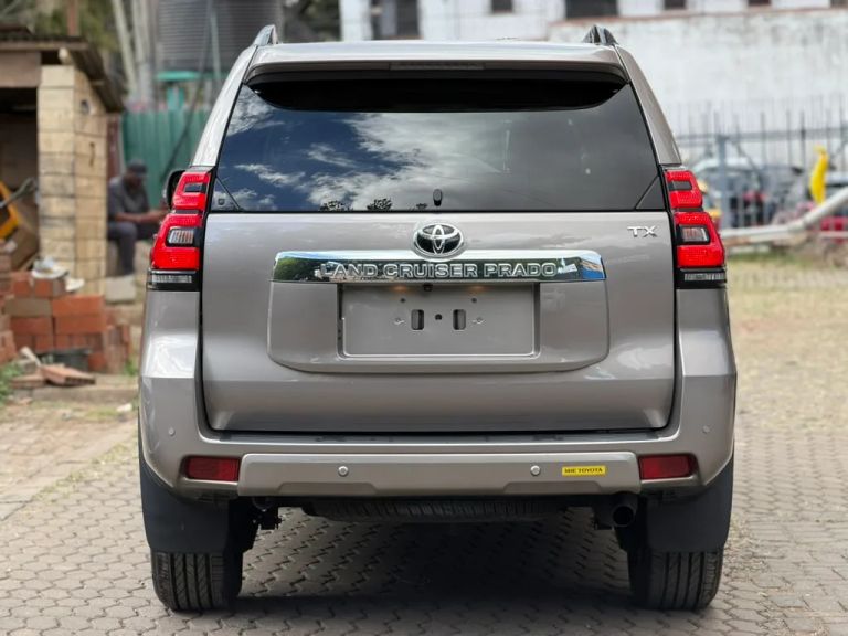 2021 Toyota Land Cruiser Prado TX thumbnail 8