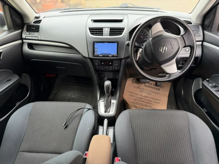 2015 Suzuki Swift thumbnail 6
