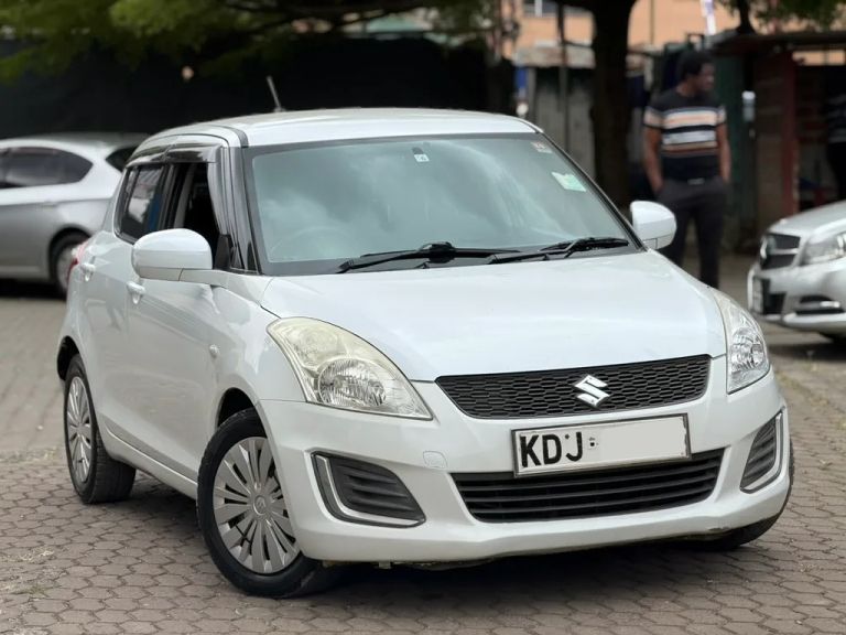 2015 Suzuki Swift thumbnail 9