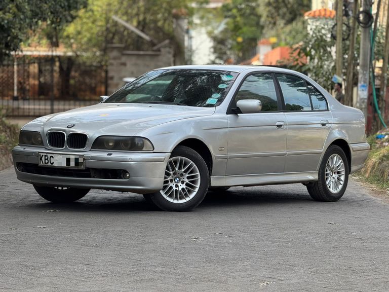 2002 BMW 5 Series thumbnail 1