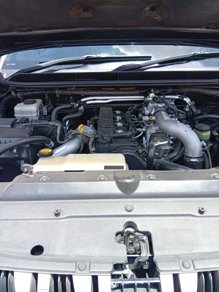2012 Toyota Land Cruiser Prado thumbnail 5