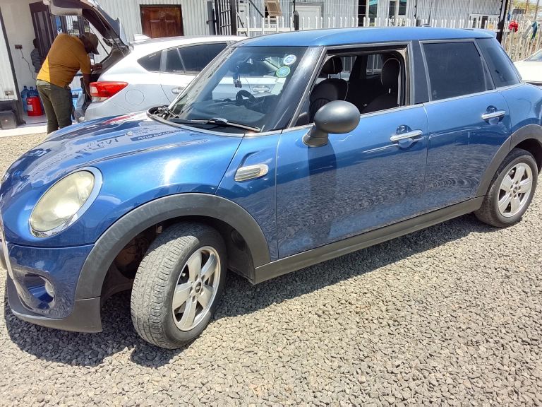 2016 Mini Cooper thumbnail 4