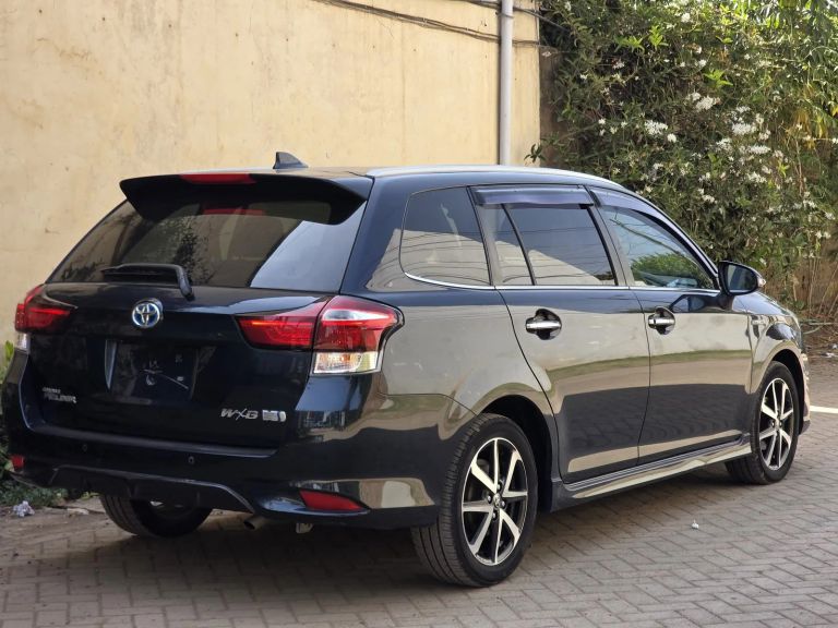 2019 Toyota Fielder thumbnail 3