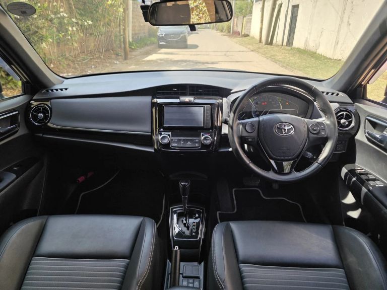 2019 Toyota Fielder thumbnail 4