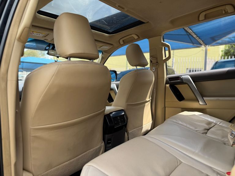 2016 Toyota Land Cruiser Prado thumbnail 4
