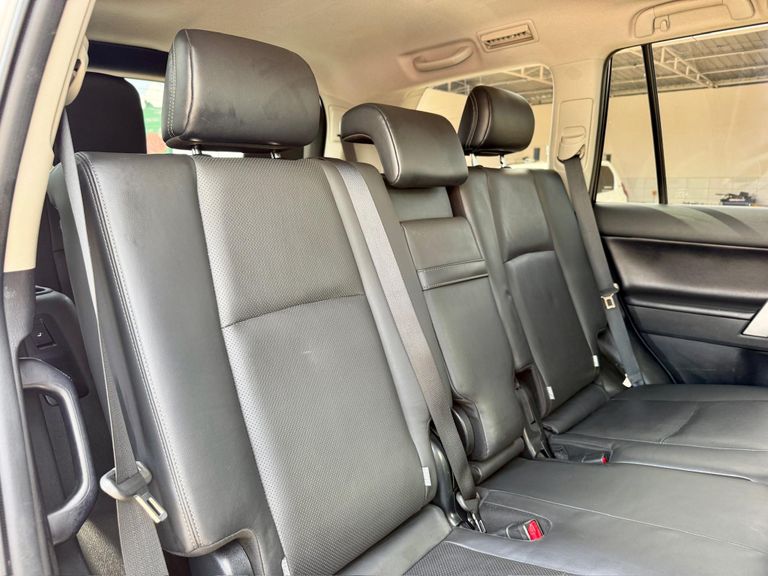 2020 Toyota Land Cruiser Prado thumbnail 5