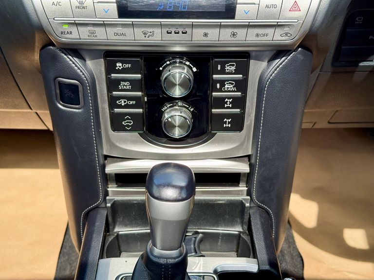 2020 Toyota Land Cruiser Prado thumbnail 7