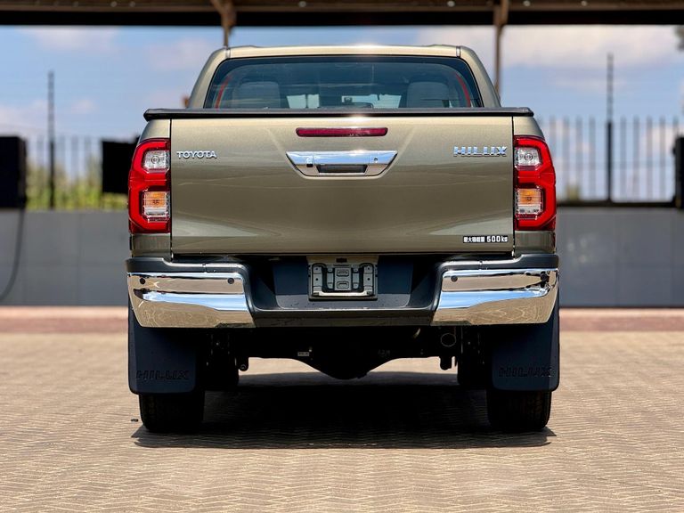 2022 Toyota Hilux thumbnail 6