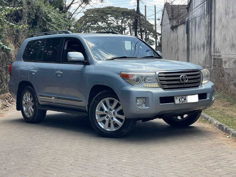 2012 Toyota Land Cruiser 200 thumbnail 2