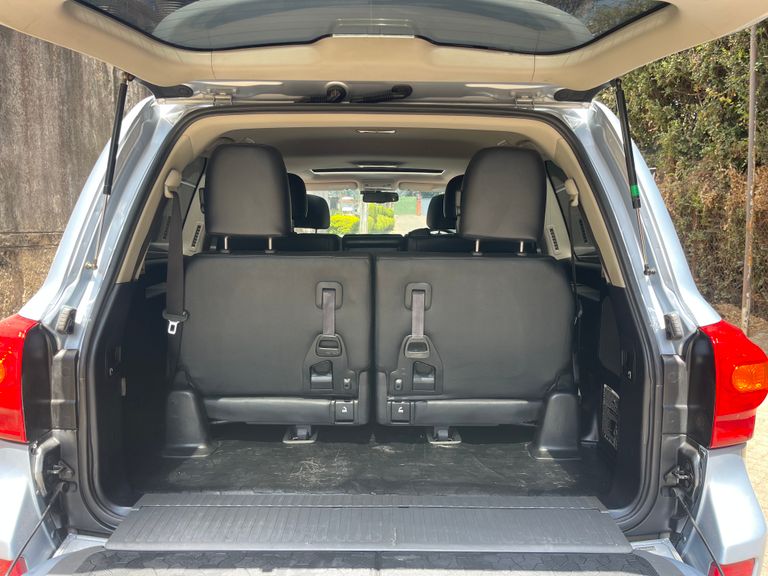 2012 Toyota Land Cruiser 200 thumbnail 11