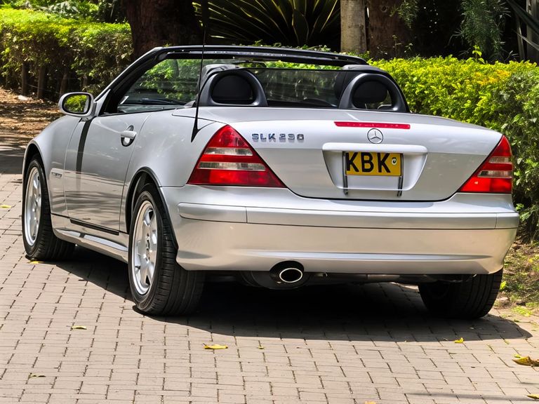 2003 Mercedes-Benz SLK thumbnail 3