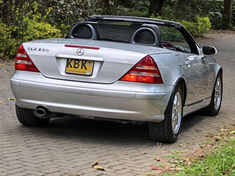 2003 Mercedes-Benz SLK thumbnail 4