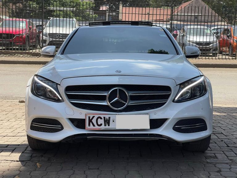 2016 Mercedes-Benz C-Class thumbnail 1