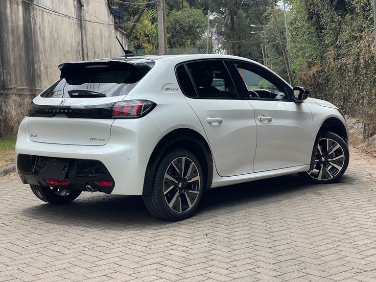2021 Peugeot 208 thumbnail 4
