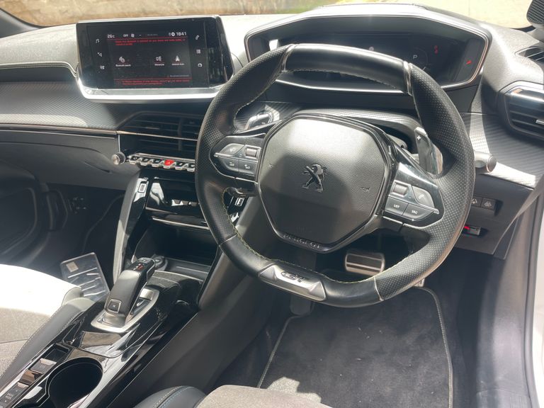 2021 Peugeot 208 thumbnail 8
