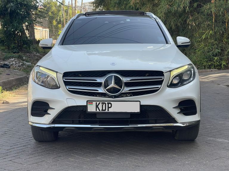 2016 Mercedes-Benz GLC thumbnail 1