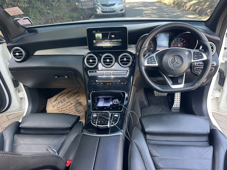 2016 Mercedes-Benz GLC thumbnail 12