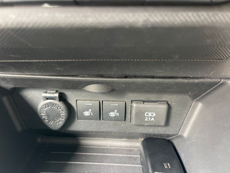 2019 Daihatsu Rocky thumbnail 12