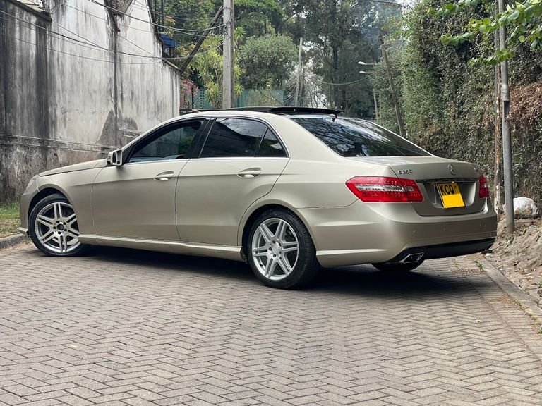 2011 Mercedes-Benz E-Class thumbnail 3