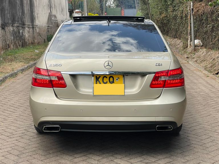 2011 Mercedes-Benz E-Class thumbnail 6