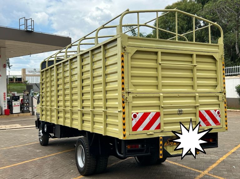 2011 Mitsubishi Canter thumbnail 3