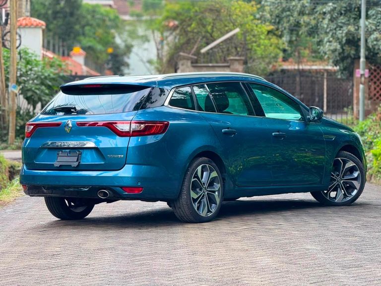 2019 Renault Megane thumbnail 3
