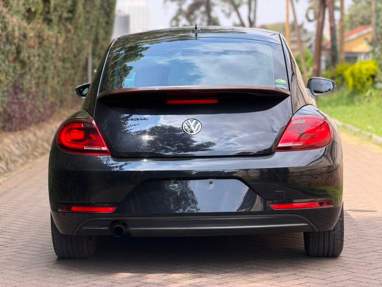 2018 Volkswagen Beetle thumbnail 6