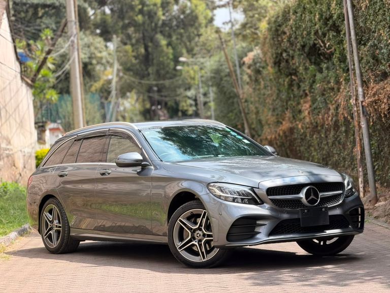 2019 Mercedes-Benz C-Class thumbnail 2