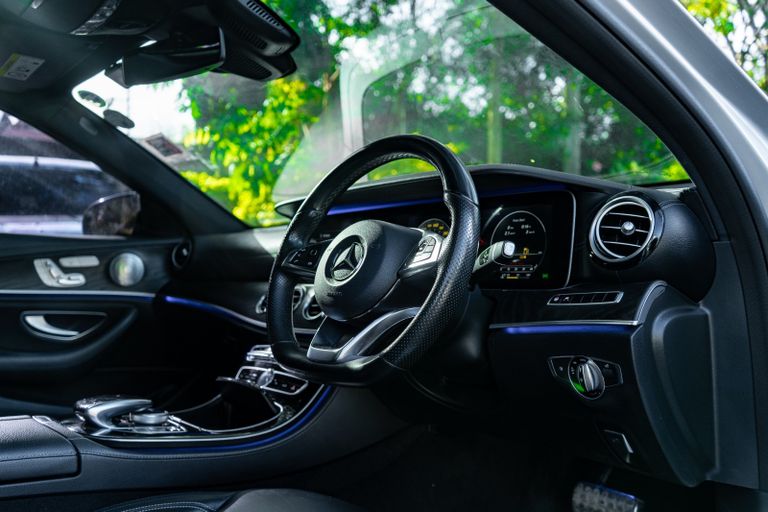 2017 Mercedes-Benz E-Class thumbnail 11