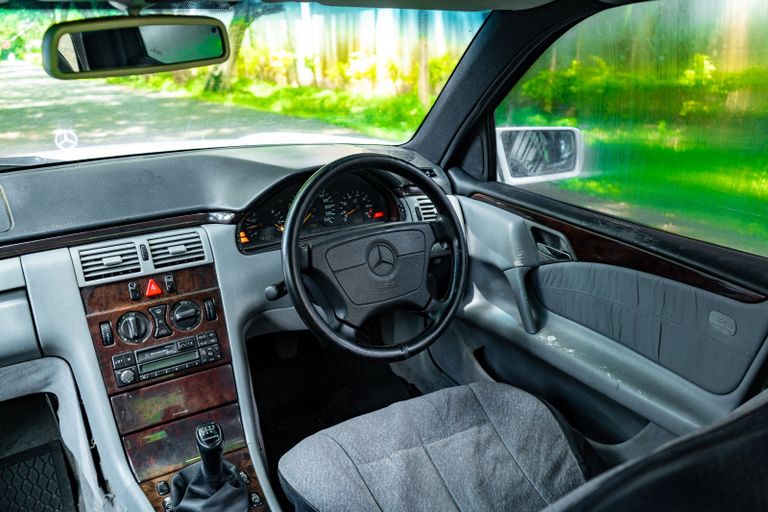 1997 Mercedes-Benz E-Class thumbnail 8