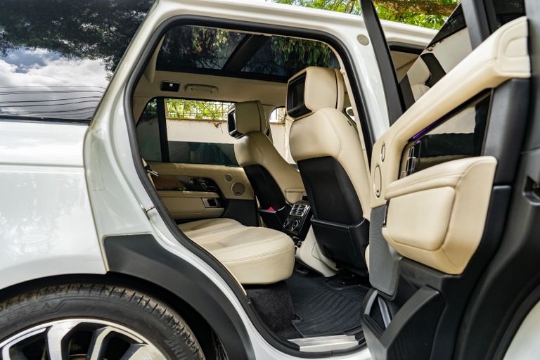 2019 Range Rover Range Rover Vogue thumbnail 9
