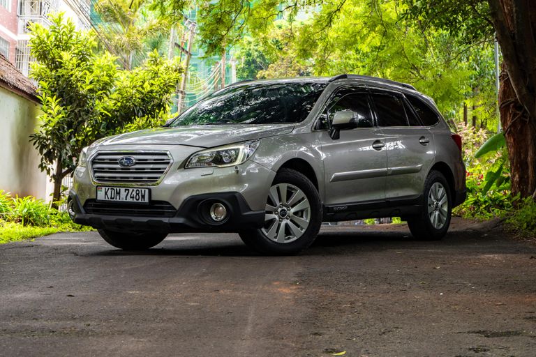 2017 Subaru Outback thumbnail 2