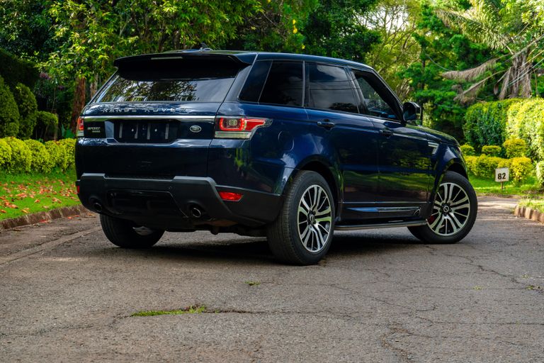 2016 Range Rover Range Rover Sport thumbnail 4