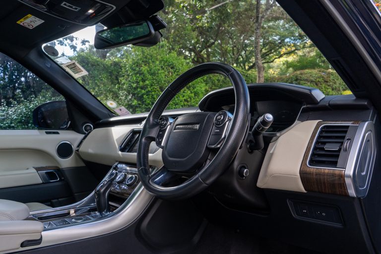 2016 Range Rover Range Rover Sport thumbnail 6