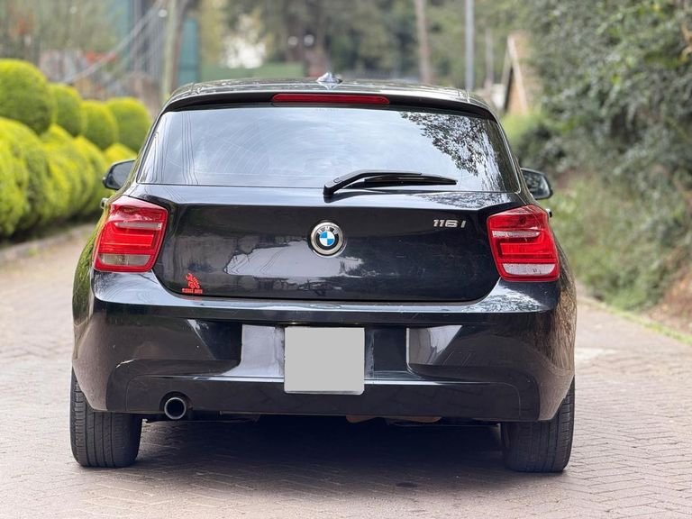 2012 BMW 1 Series thumbnail 6