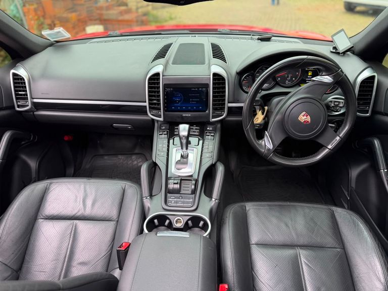 2011 Porsche Cayenne thumbnail 7
