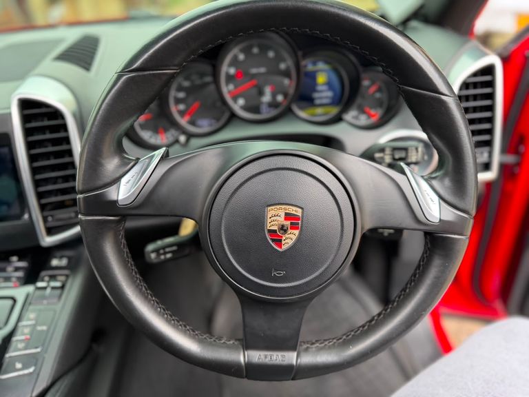 2011 Porsche Cayenne thumbnail 10