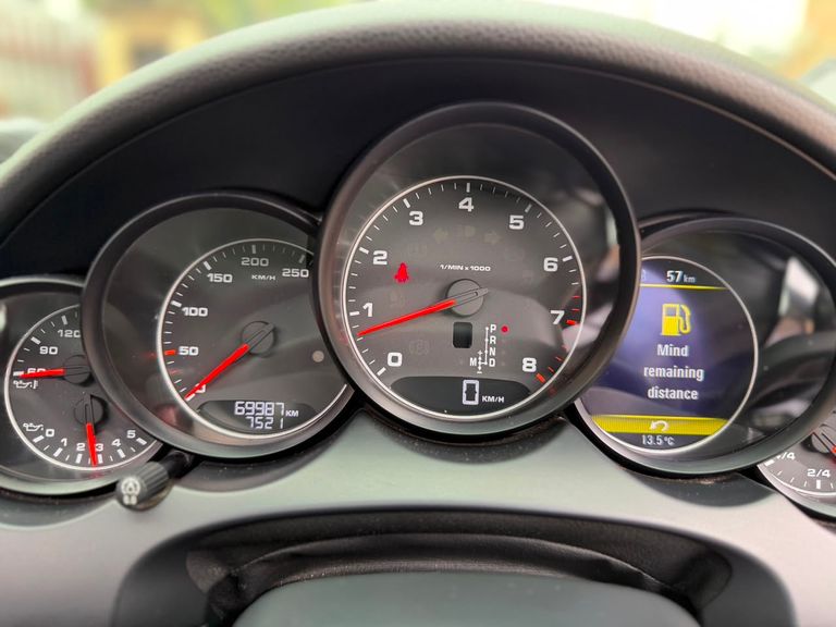 2011 Porsche Cayenne thumbnail 11