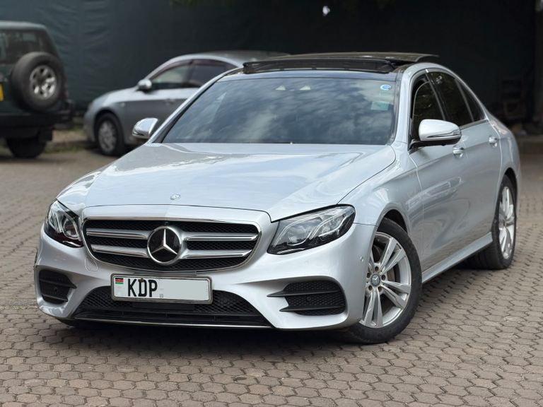 2017 Mercedes-Benz E-Class thumbnail 2