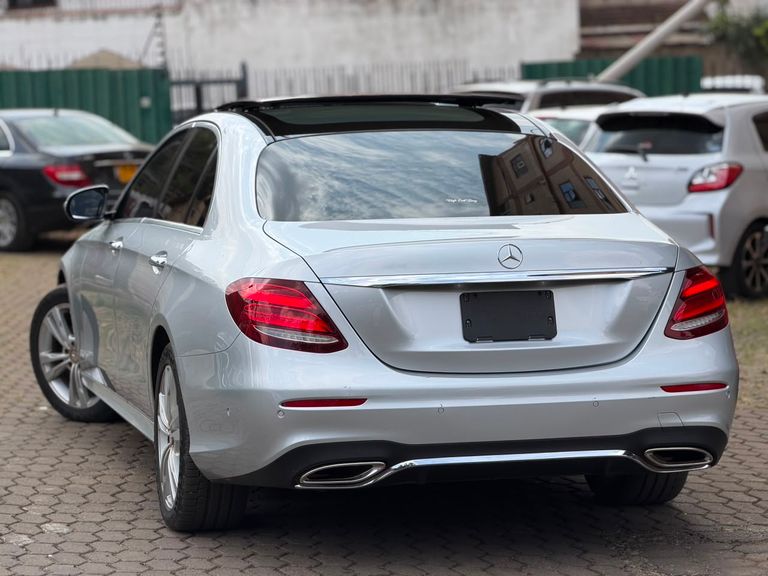 2017 Mercedes-Benz E-Class thumbnail 4