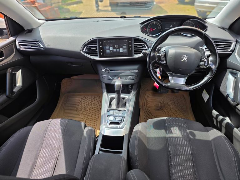 2017 Peugeot 308 thumbnail 7