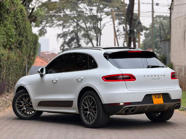 2014 Porsche Macan thumbnail 4