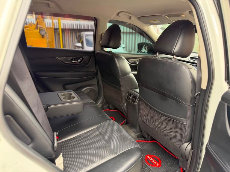 2016 Nissan X-Trail thumbnail 9