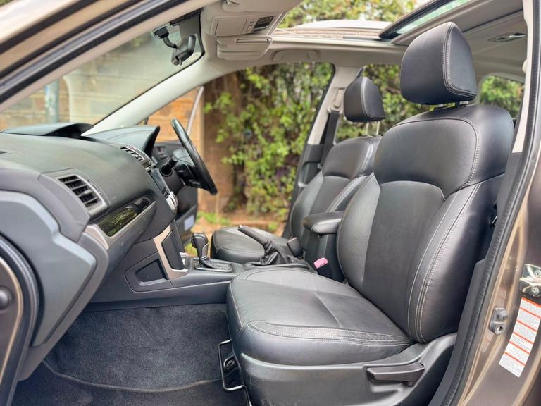 2017 Subaru Forester thumbnail 9