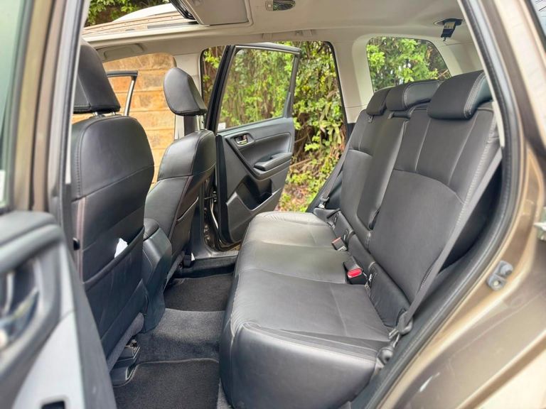 2017 Subaru Forester thumbnail 11